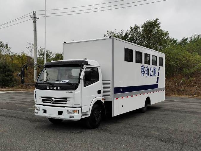 東風(fēng)流動(dòng)廁所車(chē)