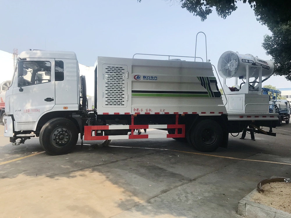 東風(fēng)專底噴霧霧炮車(國(guó)六10立方/50-100米霧炮)