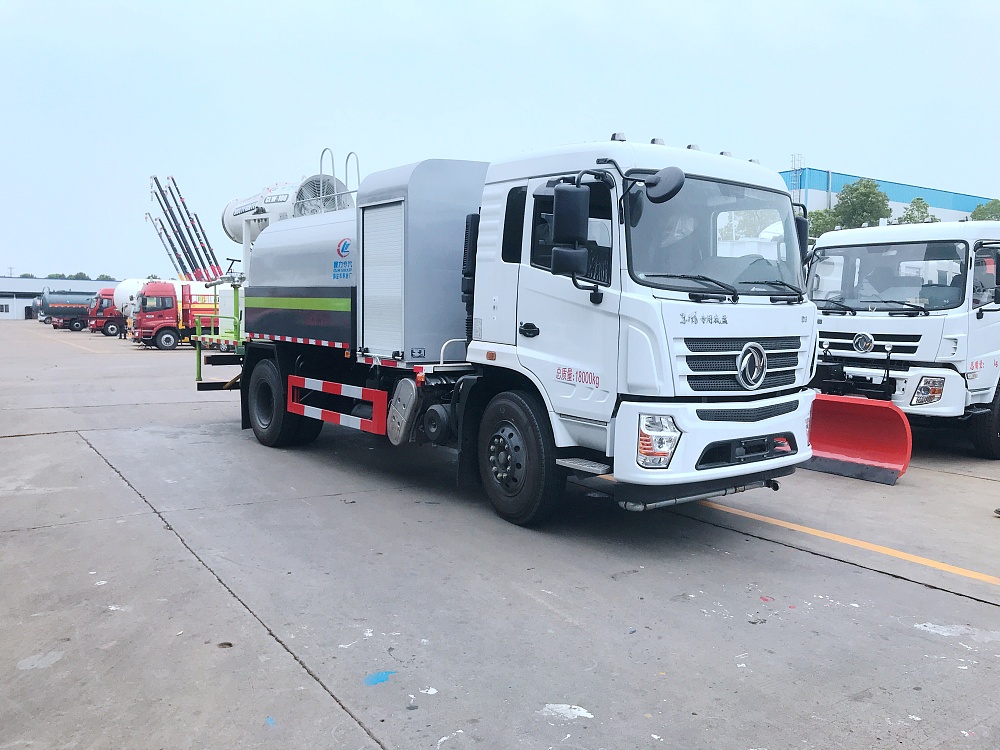 東風(fēng)專底抑塵噴霧車(國(guó)六10立方/50-100米霧炮)