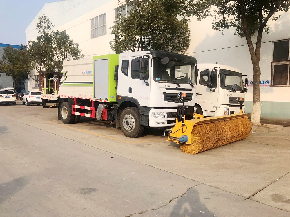 東風(fēng)華神T5噴霧霧炮車(國(guó)六10立方/50-100米霧炮)